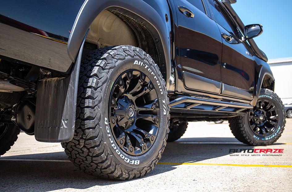 TOYOTA HILUX N80 4WD VAPOR MATTE BLACK